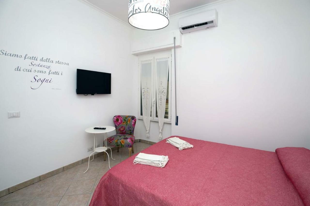 Ferienwohnung Il Cortiletto Di Via Tuscolana Rom Exterior foto