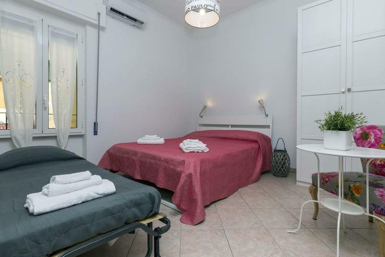 Ferienwohnung Il Cortiletto Di Via Tuscolana Rom Exterior foto