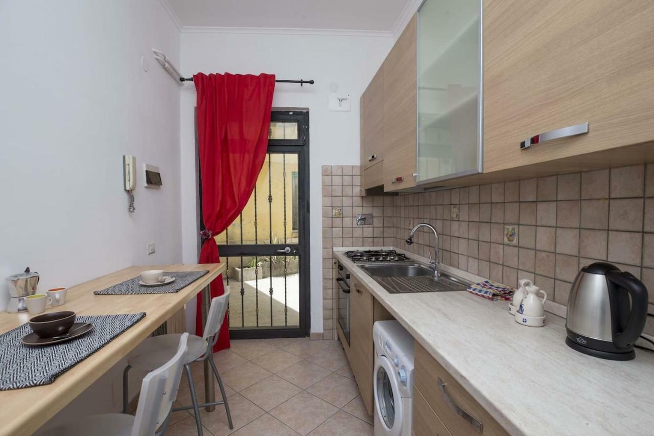 Ferienwohnung Il Cortiletto Di Via Tuscolana Rom Exterior foto