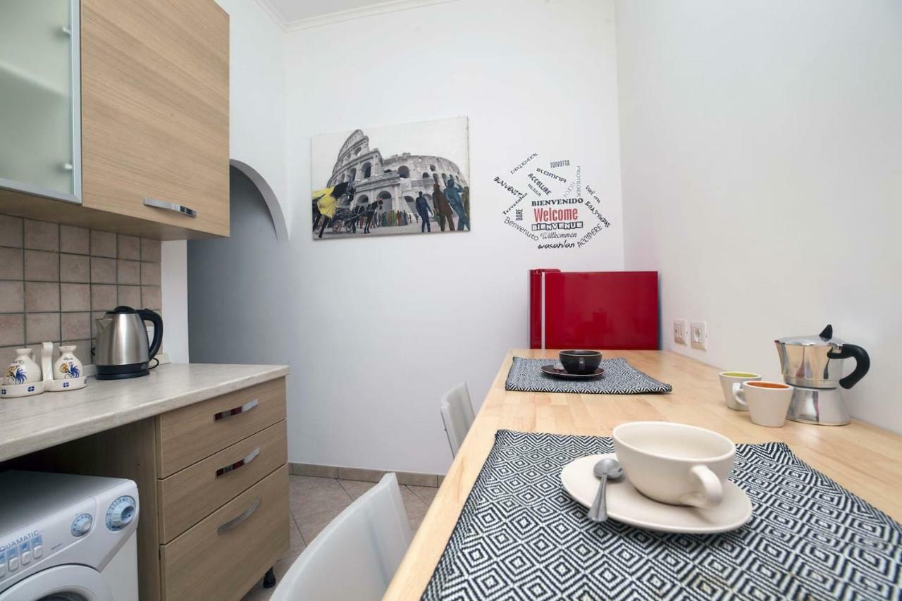 Ferienwohnung Il Cortiletto Di Via Tuscolana Rom Exterior foto